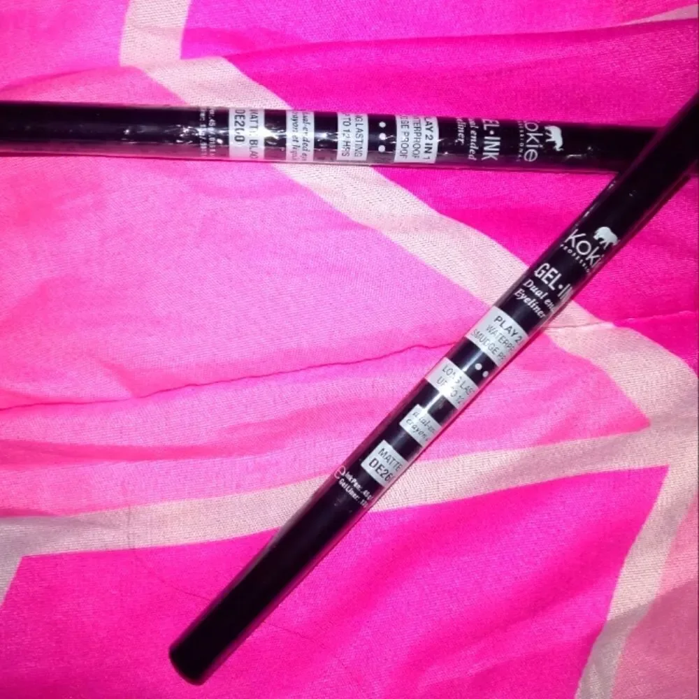 1 Duo eyeliner